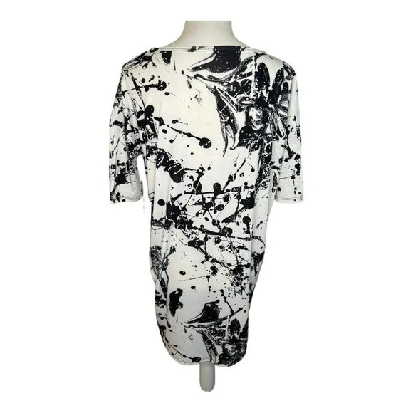 NEW LuLaRoe Women’s XXS Black & White Abstract Print Irma High Low Tunic Top NWT - Picture 3 of 8